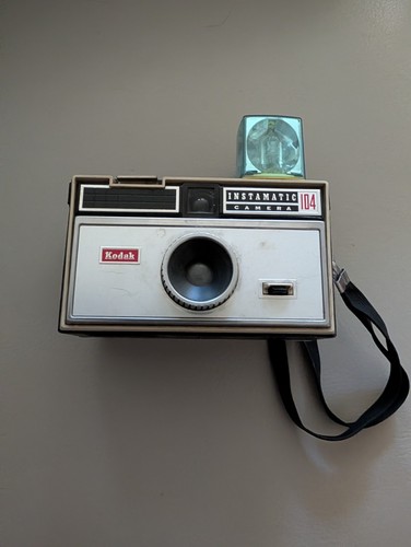 Kodak instamatic 104 camera - kodak,